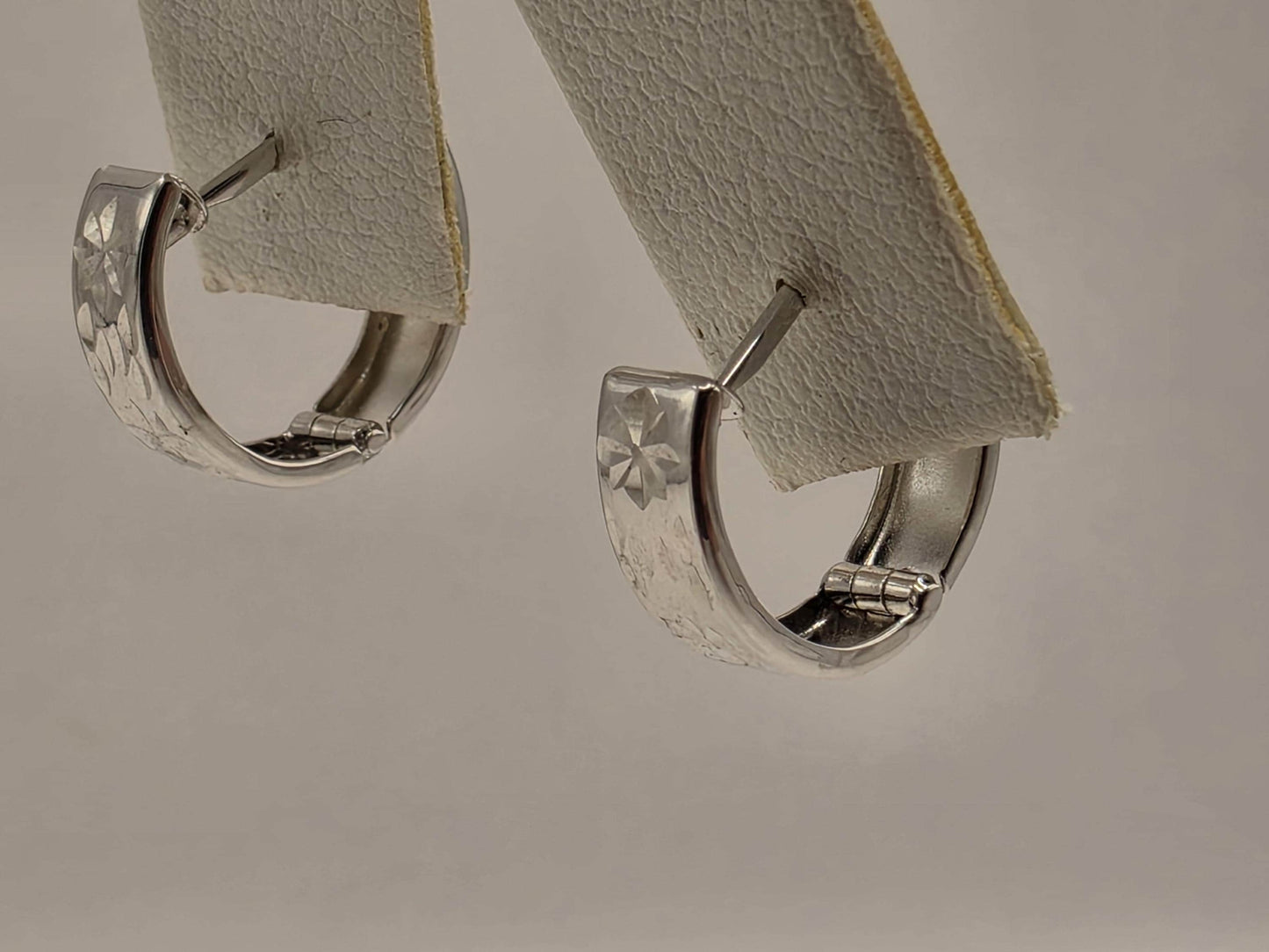 14K White Gold Patterned Huggie Hoop Earrings 0.5 Inch 1.9g Solid Gold Fine Jewelry Gift for Her