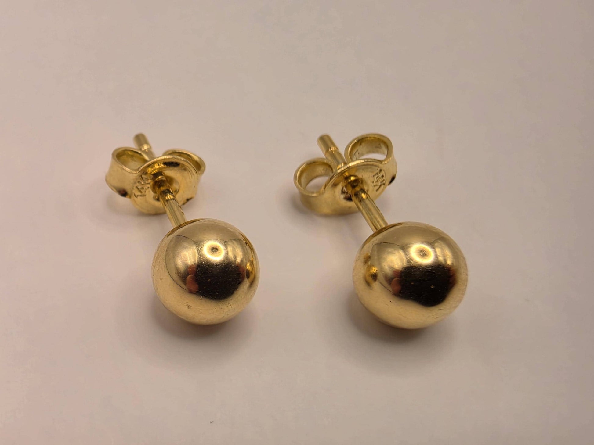 14K Yellow Gold Polished Ball Stud Earrings 0.25" 1.3g