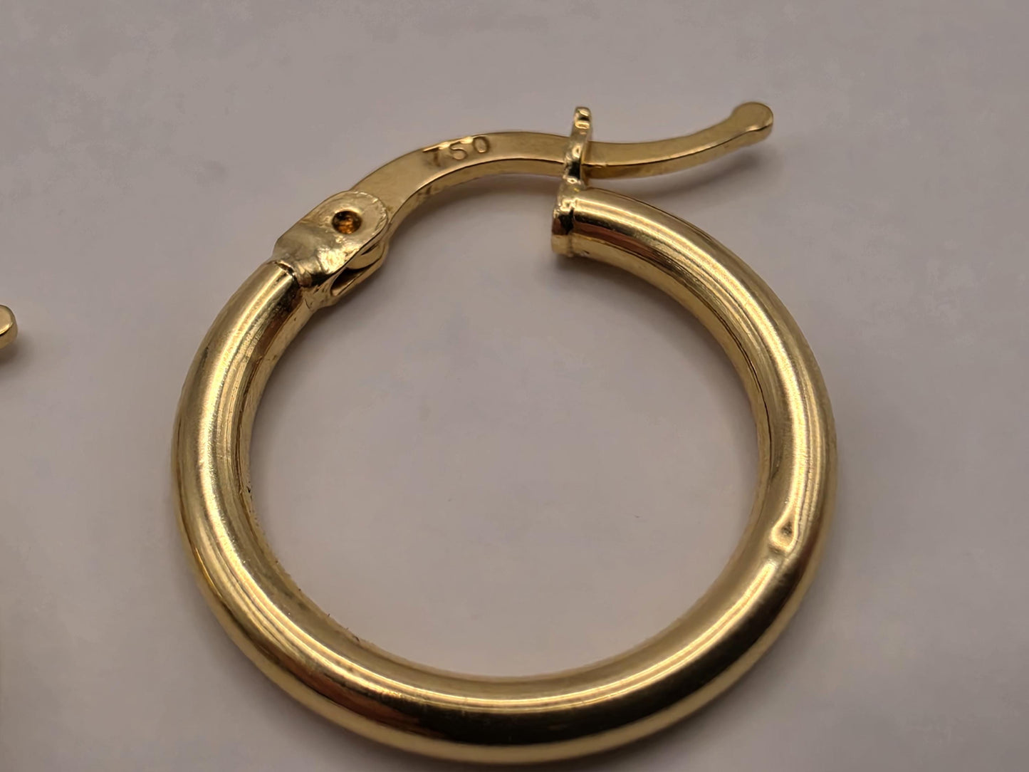 18K Yellow Gold Classic Hoop Earrings 0.625 Inch 1.5g Solid Gold Fine Jewelry Gift for Her