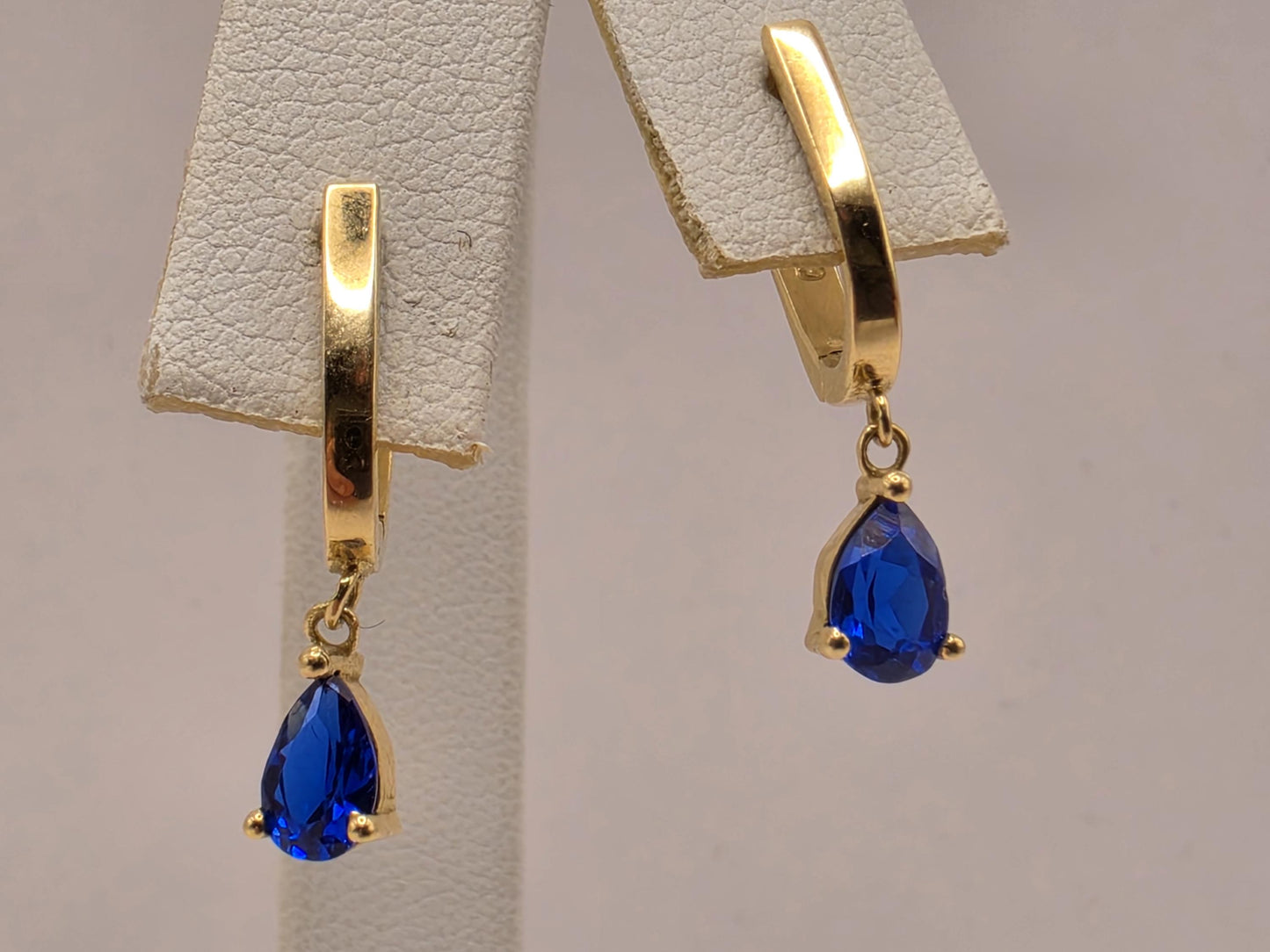 18K Yellow Gold Blue Sapphire Drop Earrings 0.75 x 0.375 Inch 2.3g Solid Gold Fine Jewelry Gift for Her