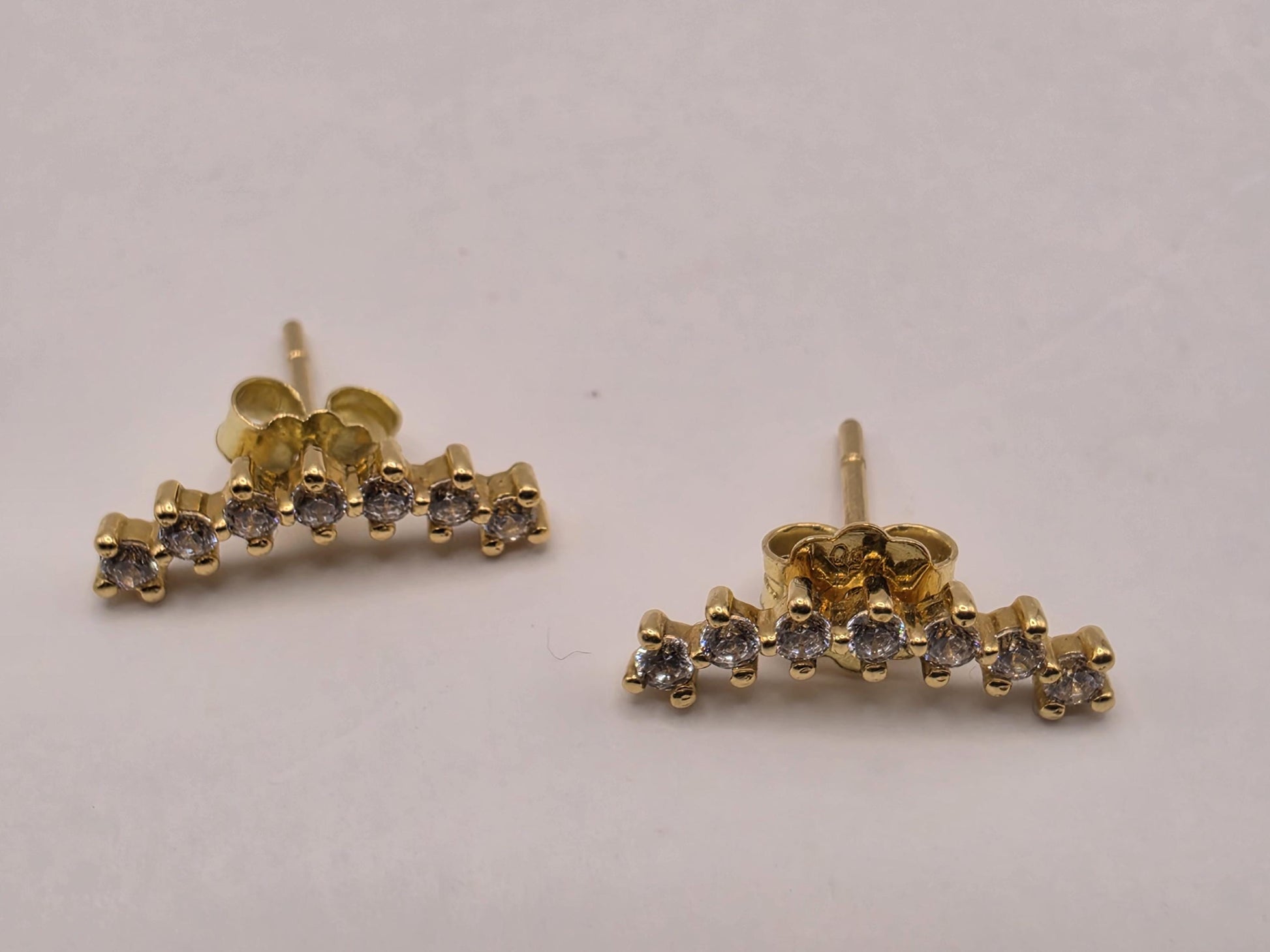 18K Yellow Gold Clear Stone Bar Stud Earrings 0.125 x 0.5 Inch 1.6g Solid Gold Fine Jewelry Gift for Her