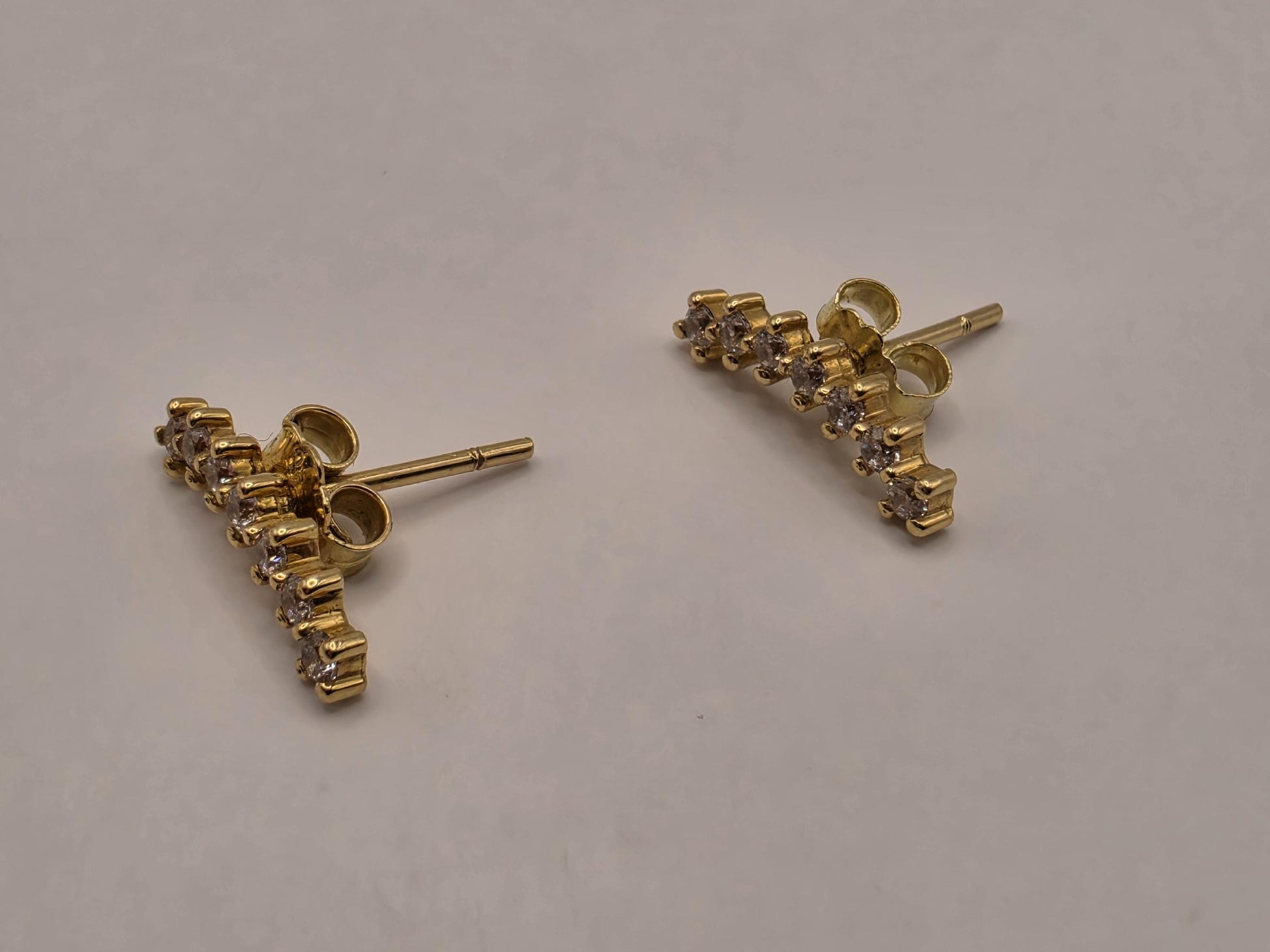 18K Yellow Gold Clear Stone Bar Stud Earrings 0.125 x 0.5 Inch 1.6g Solid Gold Fine Jewelry Gift for Her