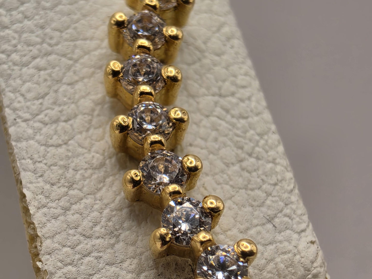 18K Yellow Gold Clear Stone Bar Stud Earrings 0.125 x 0.5 Inch 1.6g Solid Gold Fine Jewelry Gift for Her