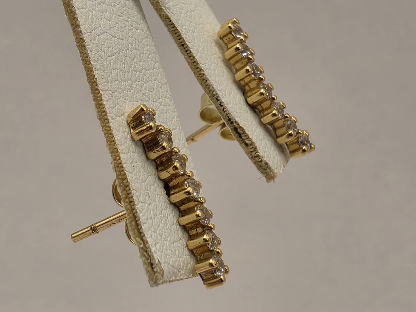 18K Yellow Gold Clear Stone Bar Stud Earrings 0.125 x 0.5 Inch 1.6g Solid Gold Fine Jewelry Gift for Her
