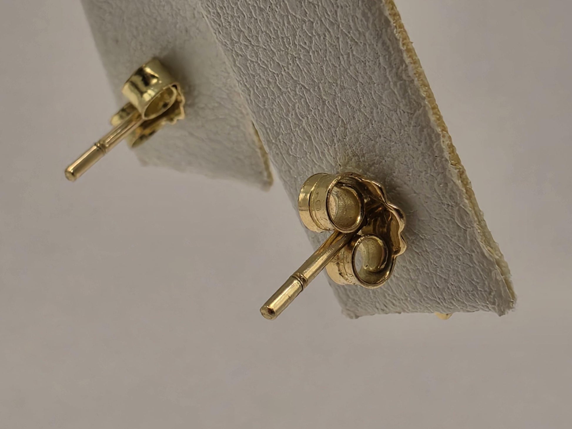 18K Yellow Gold Clear Stone Bar Stud Earrings 0.125 x 0.5 Inch 1.6g Solid Gold Fine Jewelry Gift for Her