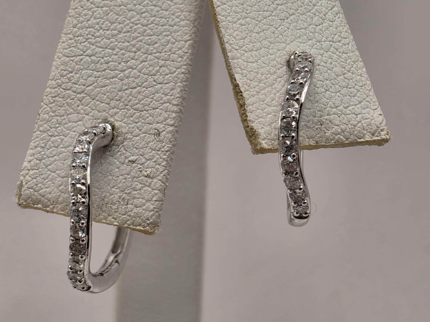 18K White Gold CZ Hoop Earrings 0.5 Inch 1.4g Cubic Zirconia Solid Gold Fine Jewelry Gift for Her
