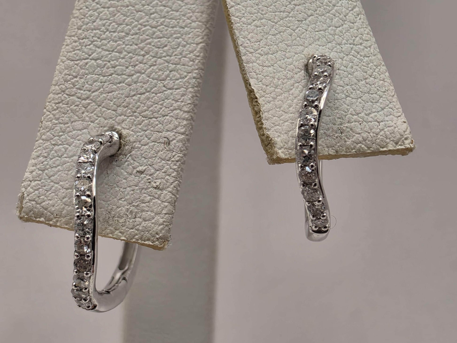 18K White Gold CZ Hoop Earrings 0.5 Inch 1.4g Cubic Zirconia Solid Gold Fine Jewelry Gift for Her
