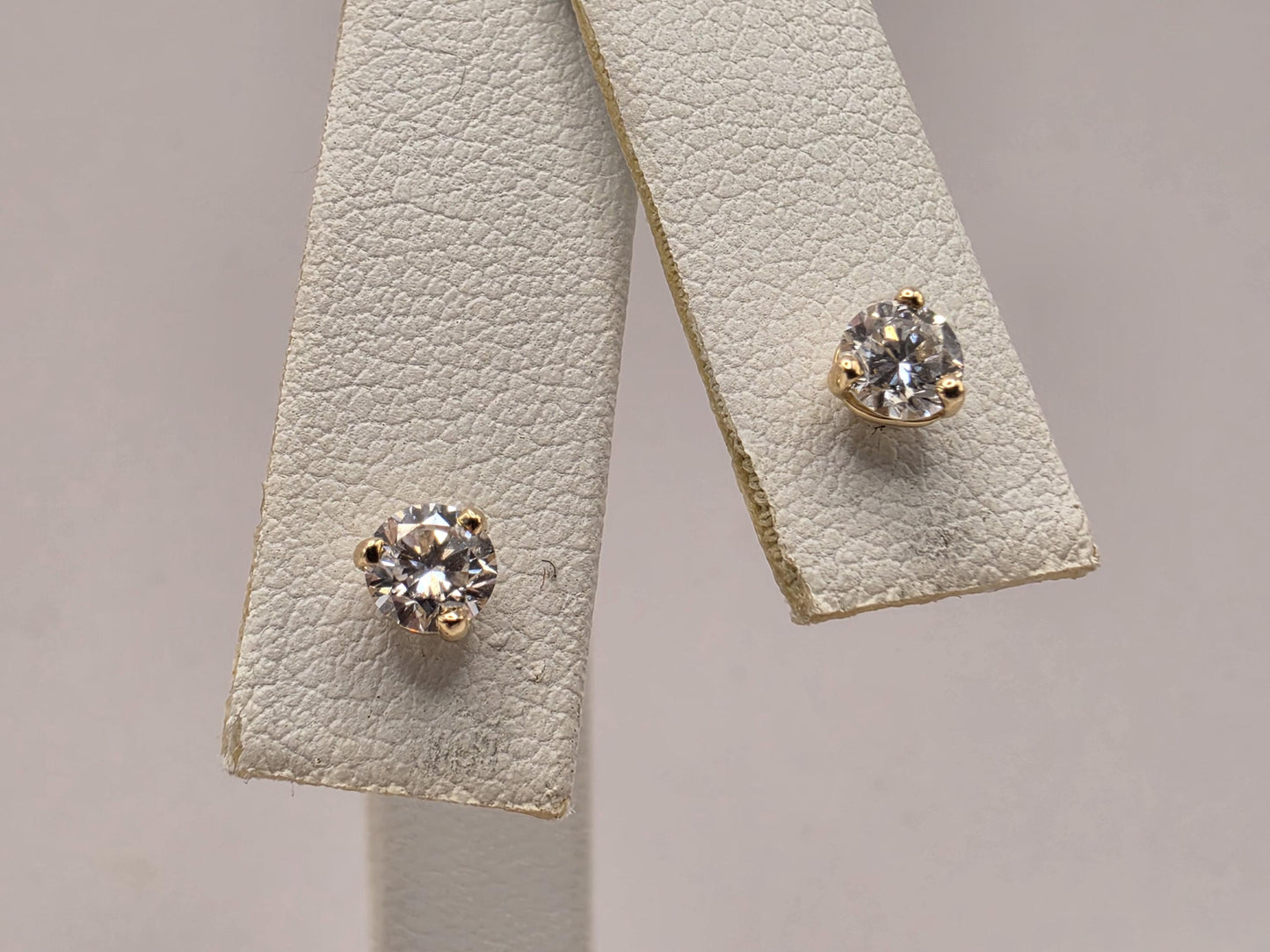 14K Yellow Gold CZ Solitaire Stud Earrings 0.25 Inch 0.6g Cubic Zirconia Solid Gold Fine Jewelry Gift for Her