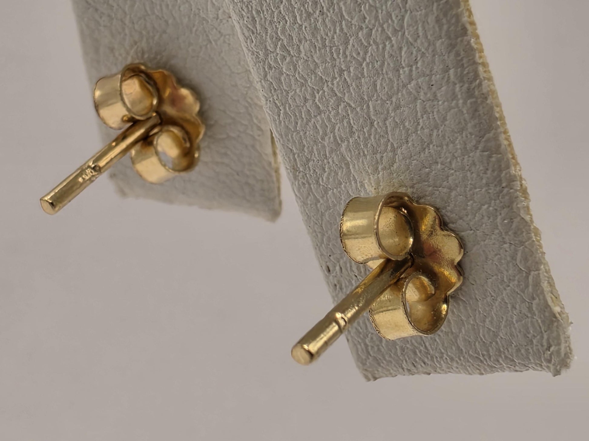 18K Yellow Gold Clear Stone Bar Stud Earrings 0.125 x 0.5 Inch 1g Solid Gold Fine Jewelry Gift for Her