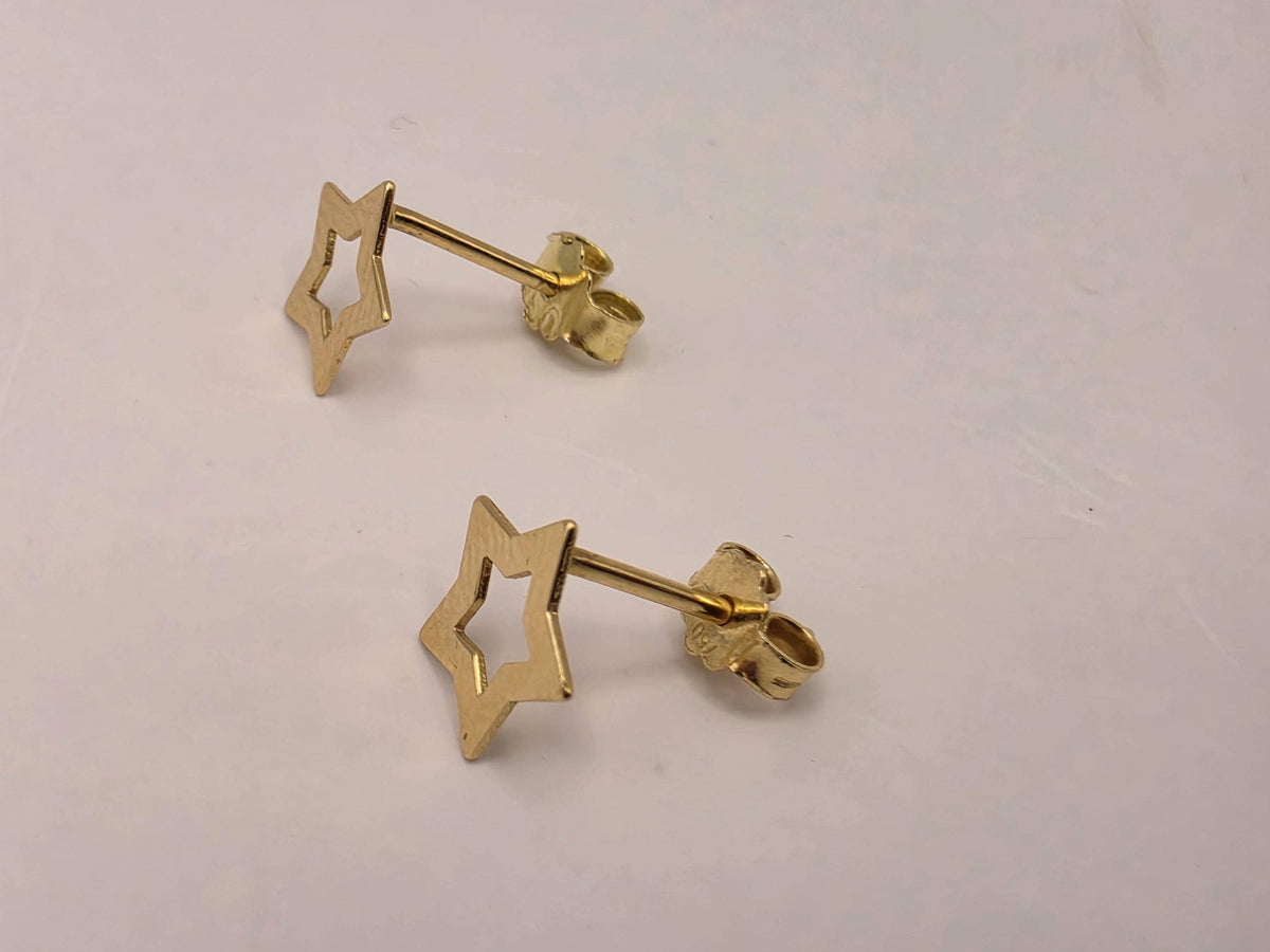 18K Yellow Gold Open Star Stud Earrings, 0.375 Inch, 0.8g Celestial Fine Jewelry