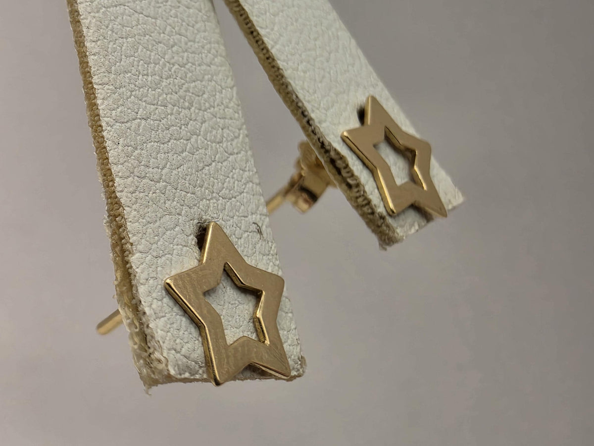 18K Yellow Gold Open Star Stud Earrings, 0.375 Inch, 0.8g Celestial Fine Jewelry