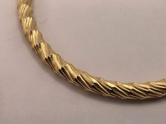 18K Yellow Gold Textured Thin Hoop Earrings 0.75 Inch 1.2g Solid Gold Fine Jewelry Gift for Her