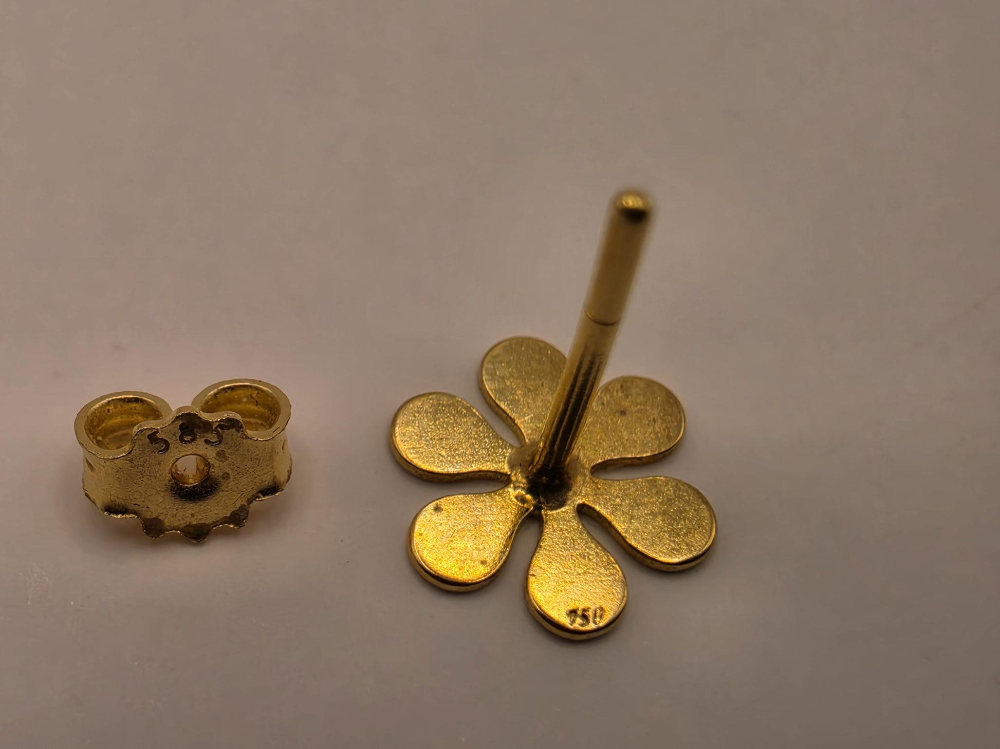 18K Yellow Gold Flower Stud Earrings with 14K Backs 0.375 Inch 1.4g Solid Gold Fine Jewelry Gift for Her