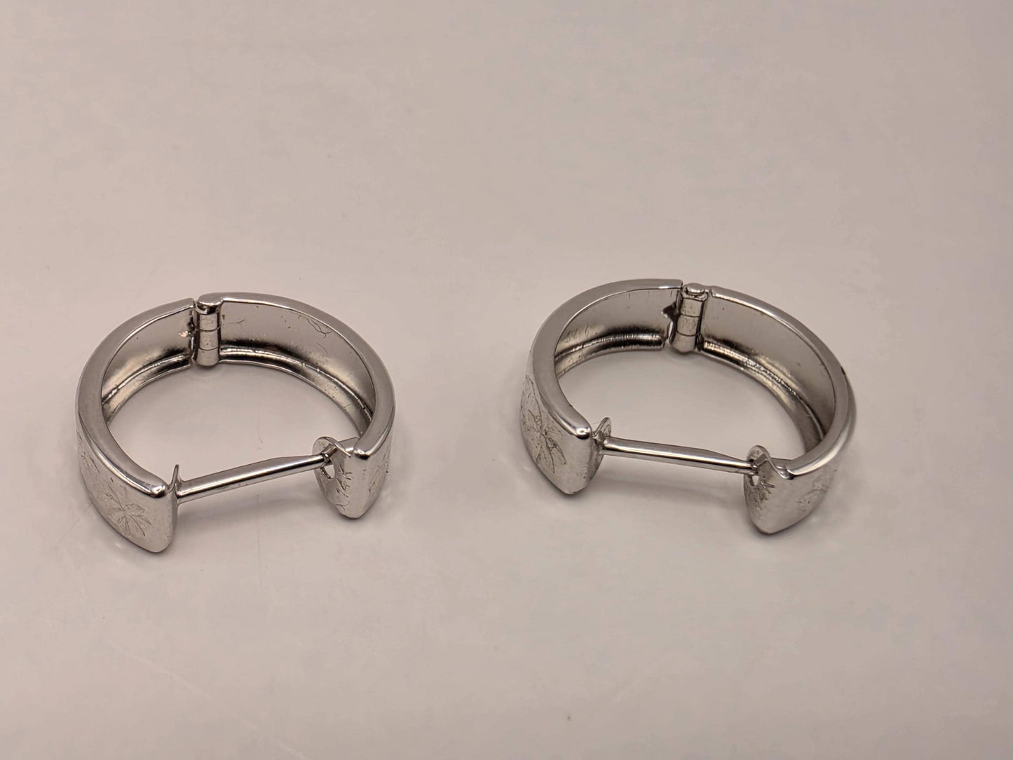 14K White Gold Patterned Huggie Hoop Earrings 0.5 Inch 1.9g Solid Gold Fine Jewelry Gift for Her