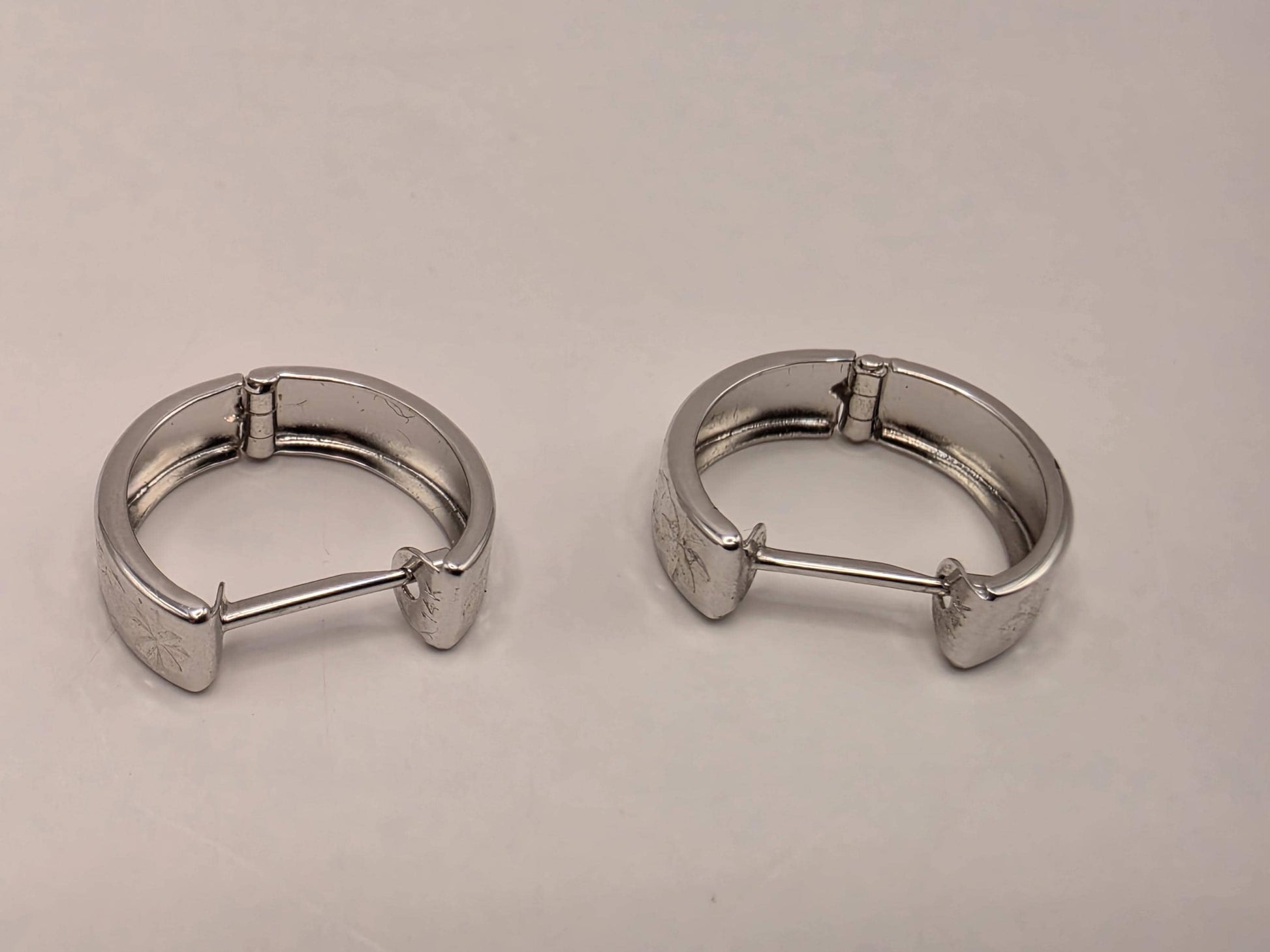 14K White Gold Patterned Huggie Hoop Earrings 0.5 Inch 1.9g Solid Gold Fine Jewelry Gift for Her