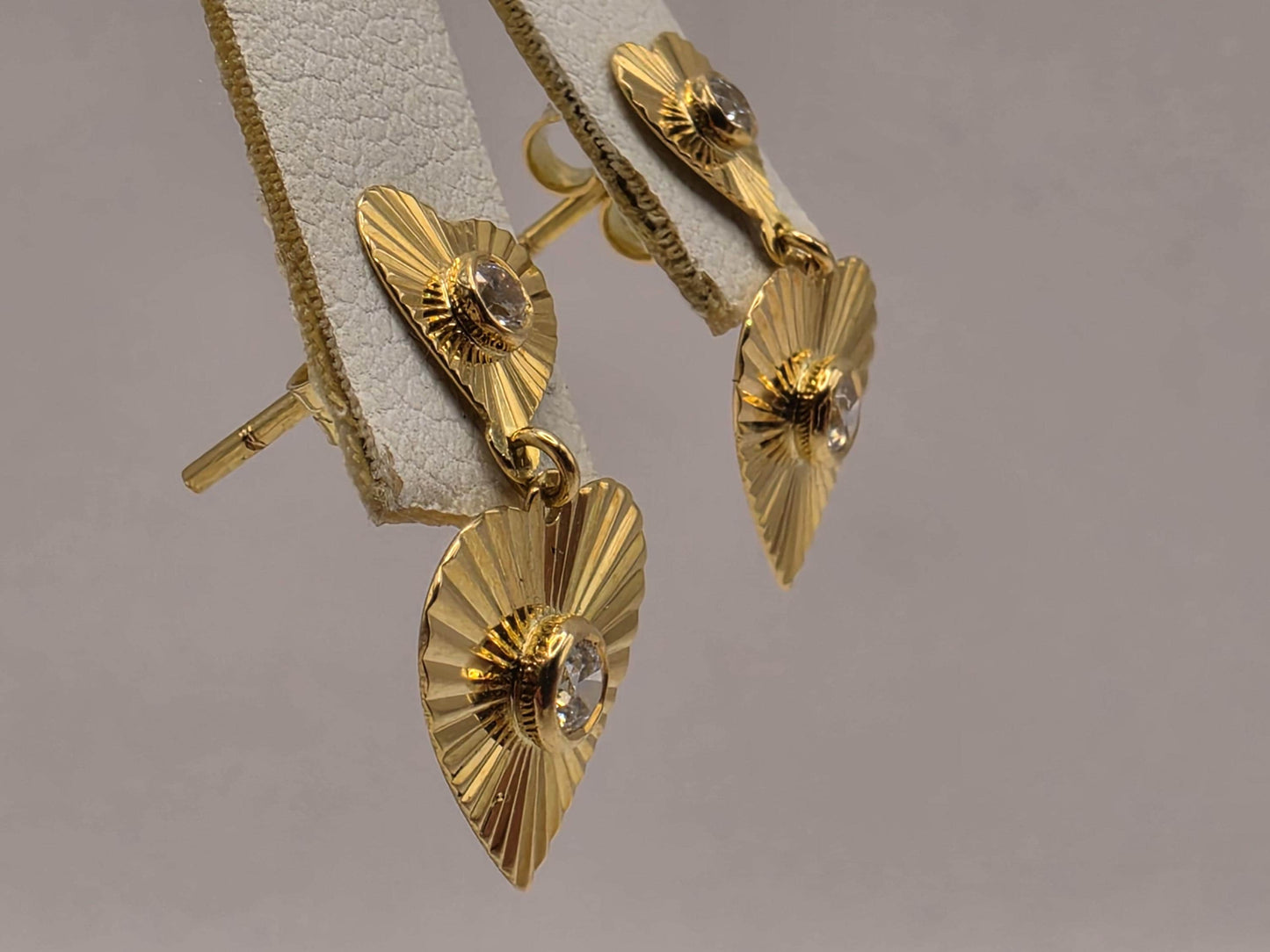 18K Yellow Gold Sunburst Heart Drop Earrings 0.75 x 0.5 Inch 2.5g Solid Gold Fine Jewelry Gift for Her