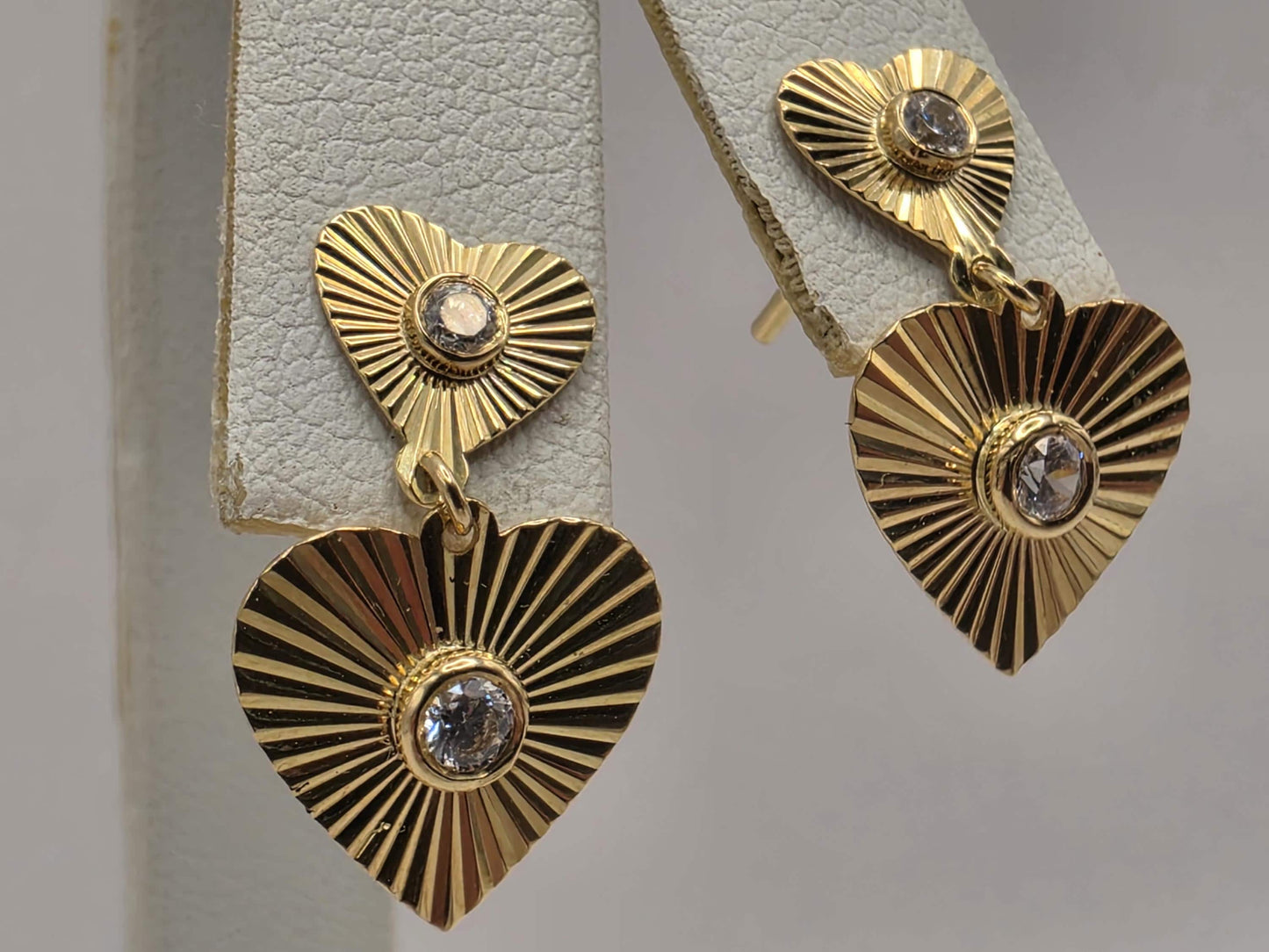 18K Yellow Gold Sunburst Heart Drop Earrings 0.75 x 0.5 Inch 2.5g Solid Gold Fine Jewelry Gift for Her