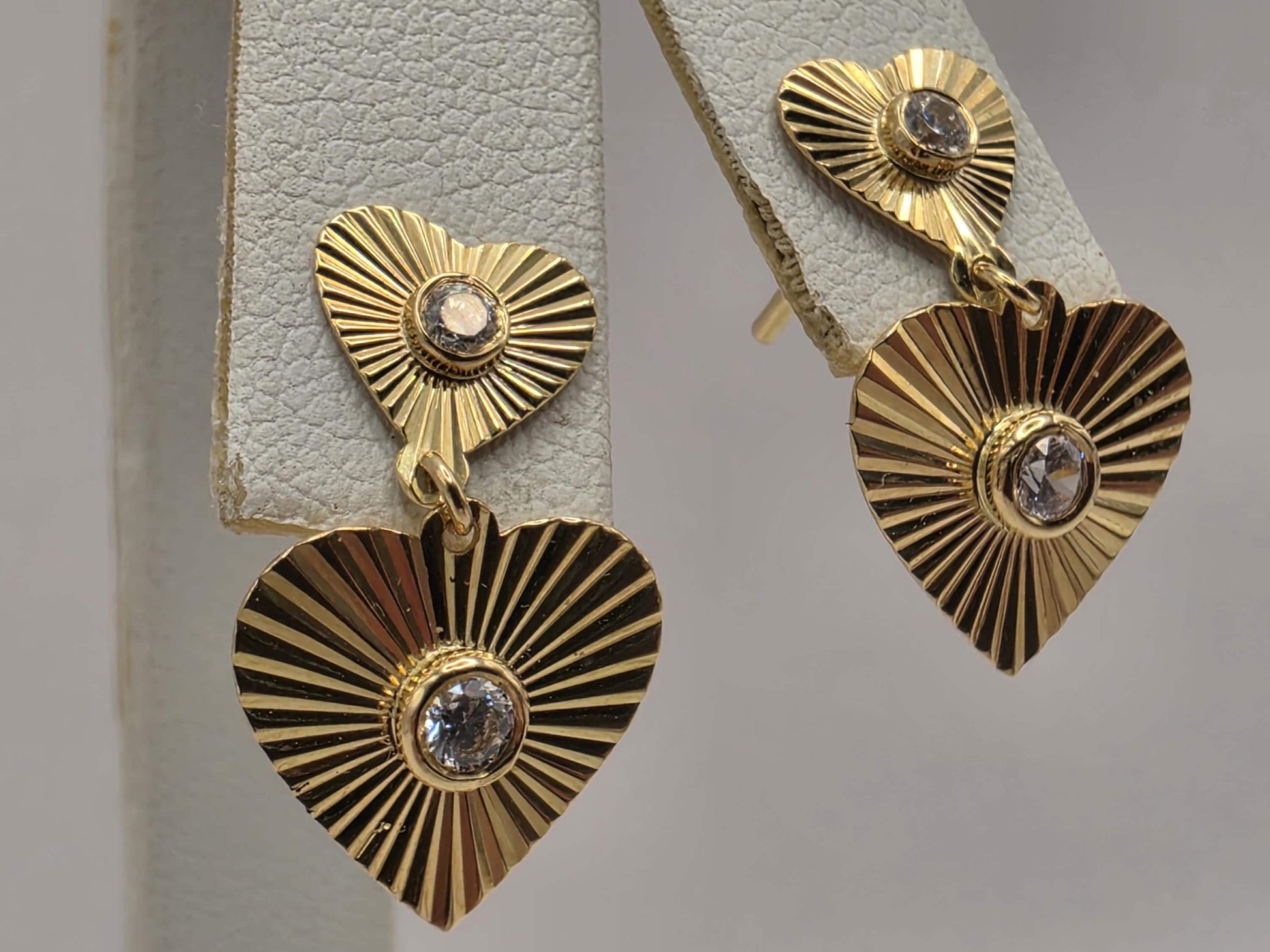 18K Yellow Gold Sunburst Heart Drop Earrings 0.75 x 0.5 Inch 2.5g Solid Gold Fine Jewelry Gift for Her