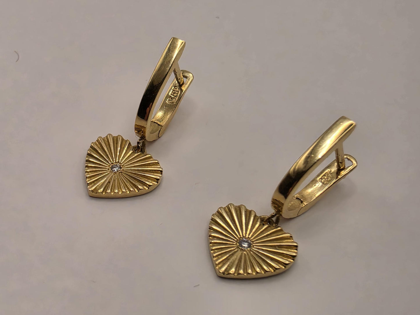 18K Yellow Gold Heart Leverback Drop Earrings 0.75 x 0.375 Inch 2g Solid Gold Fine Jewelry Gift for Her