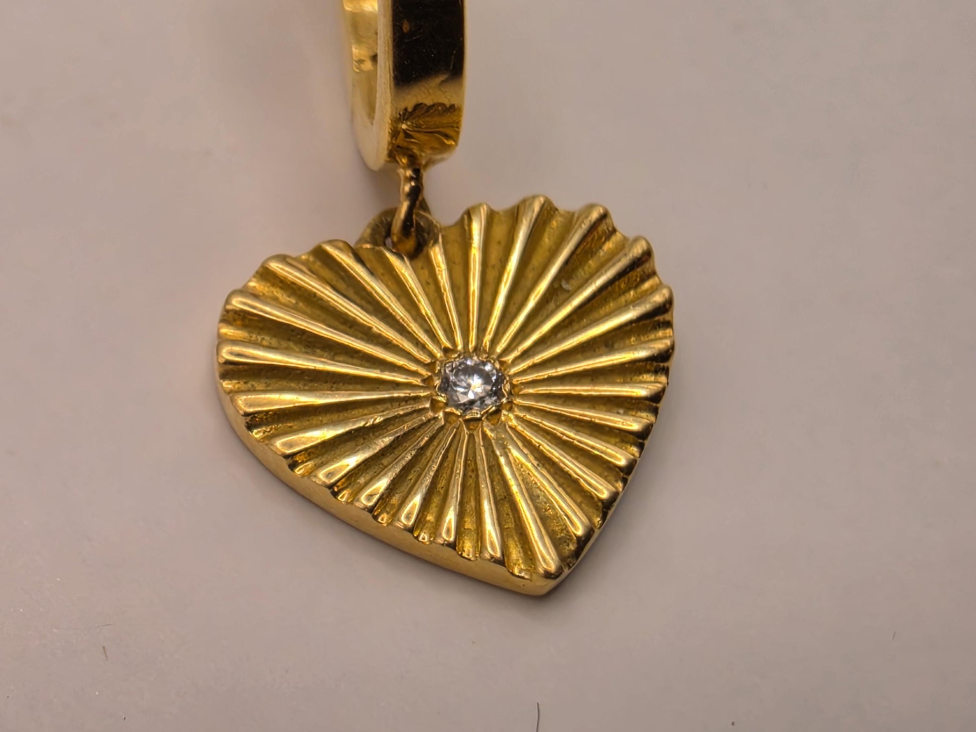 18K Yellow Gold Heart Leverback Drop Earrings 0.75 x 0.375 Inch 2g Solid Gold Fine Jewelry Gift for Her