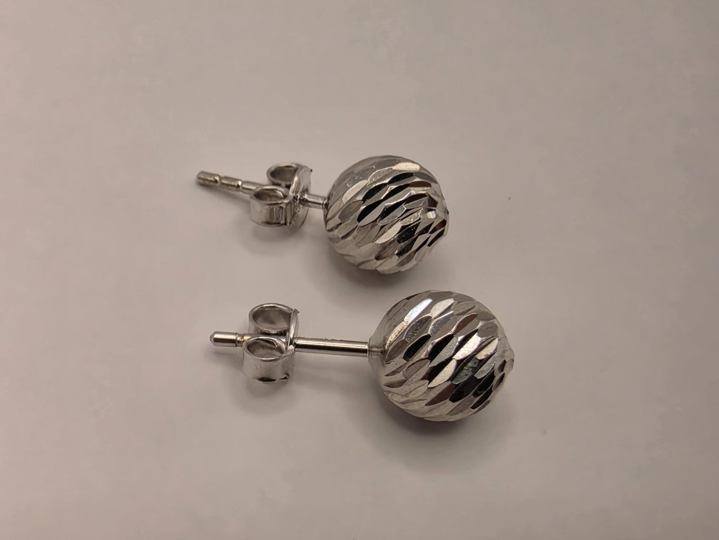 14K White Gold Faceted Ball Stud Earrings 0.25" 2g
