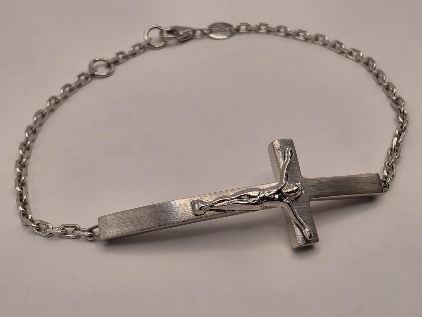 18K White Gold Crucifix Chain Bracelet 7" 4.9g