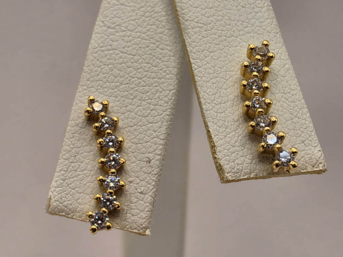 18K Yellow Gold Clear Stone Bar Stud Earrings 0.125 x 0.5 Inch 1.6g Solid Gold Fine Jewelry Gift for Her