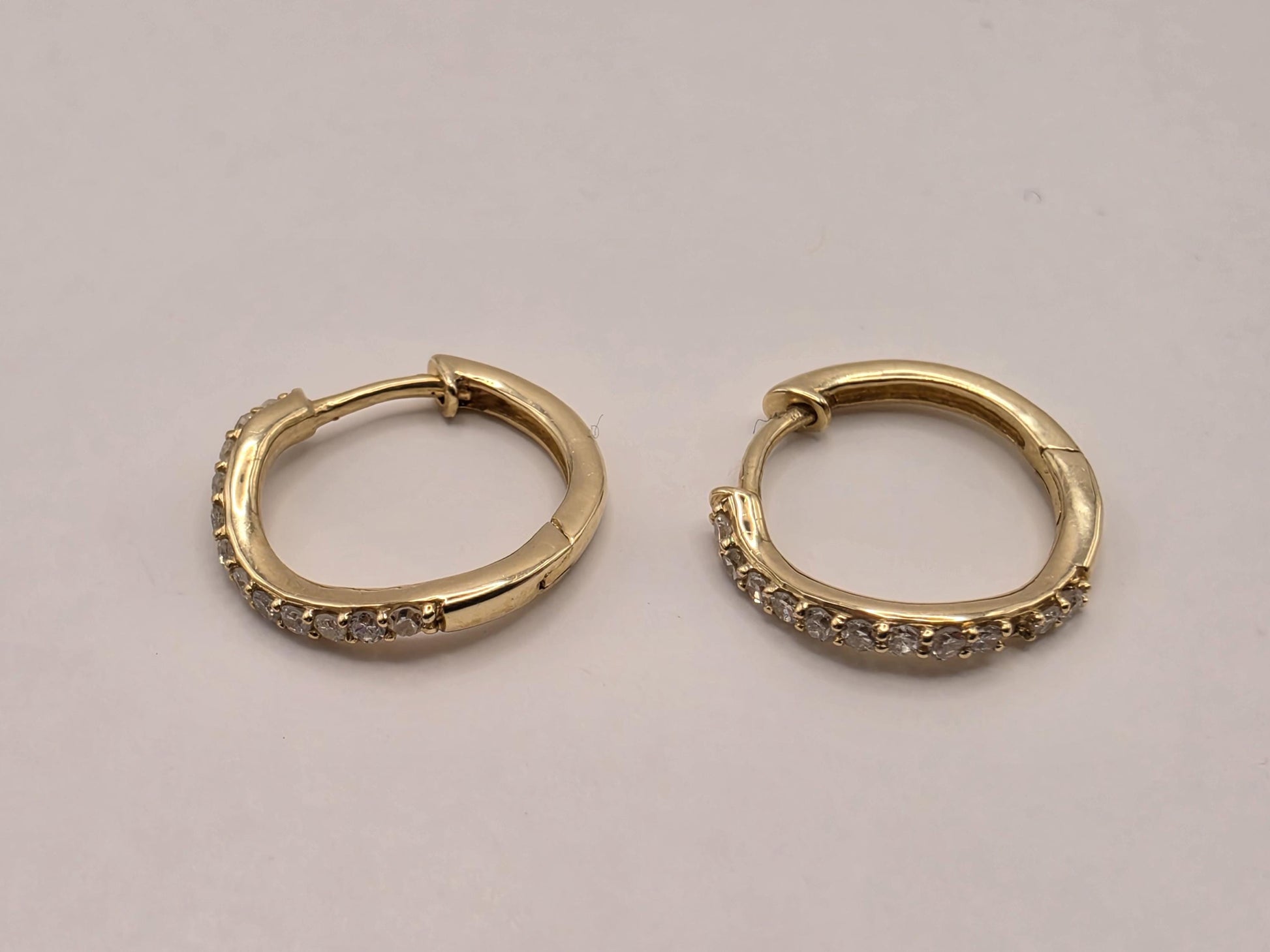 18K Yellow Gold CZ Huggie Hoop Earrings 0.5 Inch 1.3g Cubic Zirconia Solid Gold Fine Jewelry Gift for Her