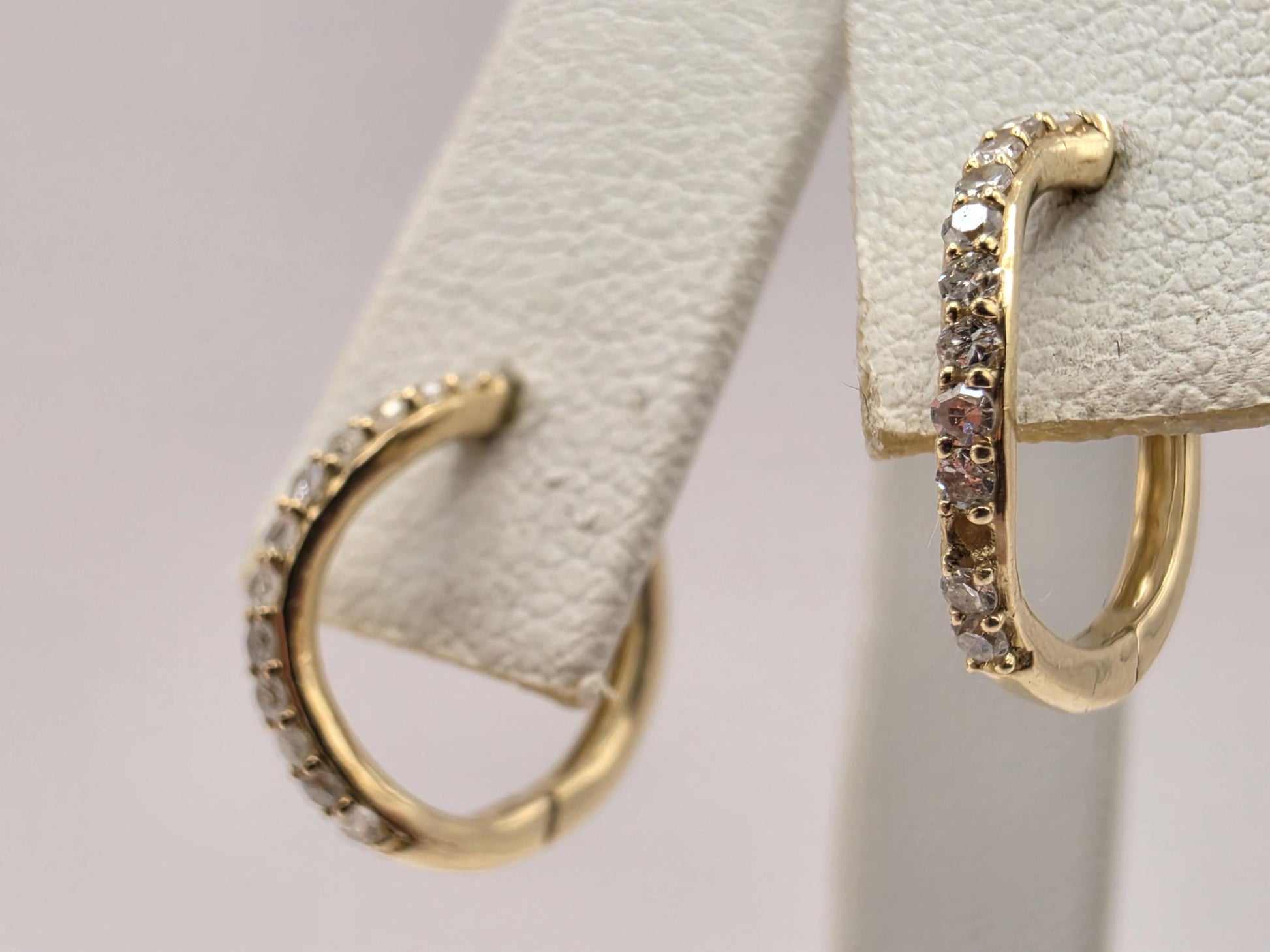 18K Yellow Gold CZ Huggie Hoop Earrings 0.5 Inch 1.3g Cubic Zirconia Solid Gold Fine Jewelry Gift for Her
