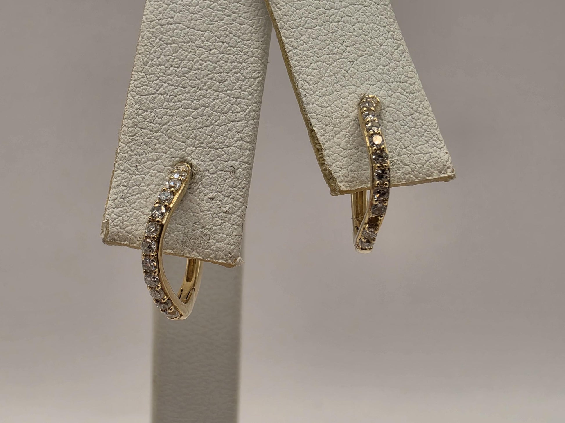 18K Yellow Gold CZ Huggie Hoop Earrings 0.5 Inch 1.3g Cubic Zirconia Solid Gold Fine Jewelry Gift for Her