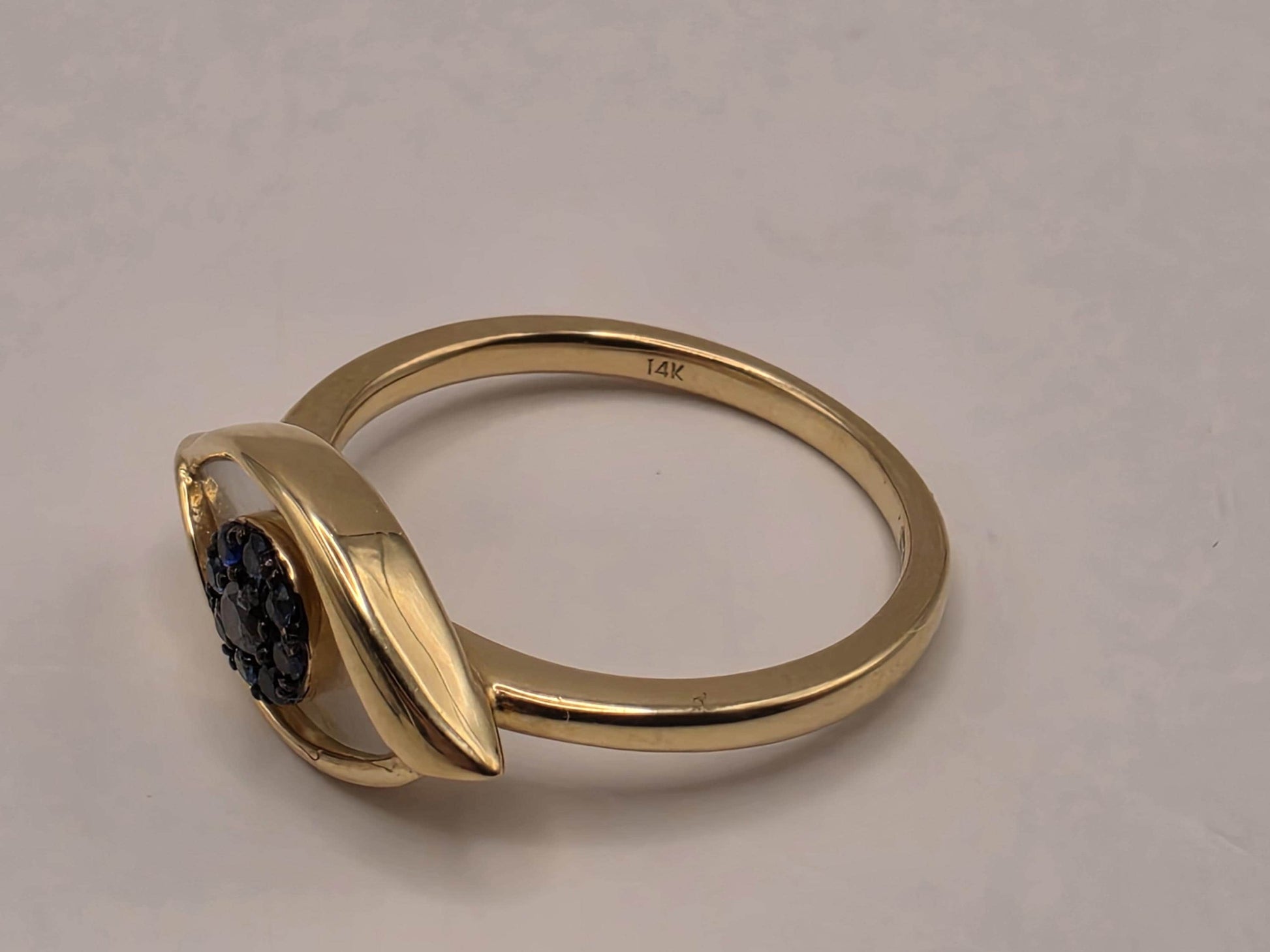 14K Yellow Gold Sapphire Mother of Pearl Evil Eye Ring Size 7 3.3g Solid Gold Protection Amulet Fine Jewelry