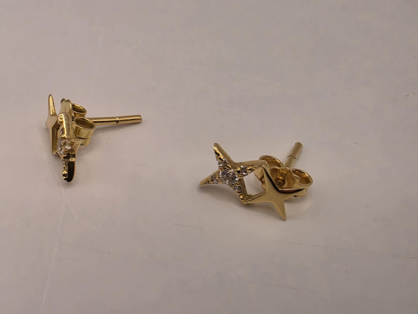 18K Yellow Gold Petite Star Stud Earrings 0.375 x 0.25 Inch 1.1g Solid Gold Fine Jewelry Gift for Her