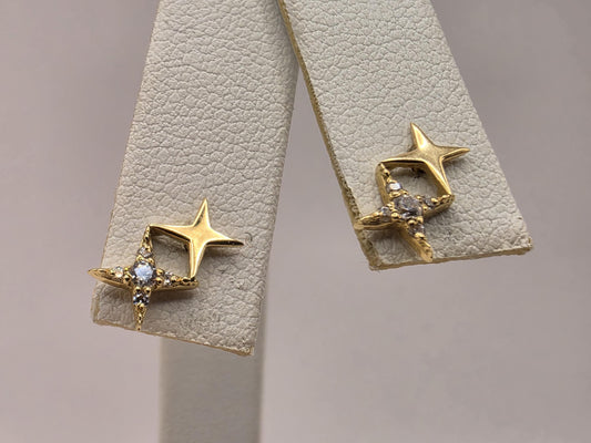 18K Yellow Gold Petite Star Stud Earrings 0.375 x 0.25 Inch 1.1g Solid Gold Fine Jewelry Gift for Her
