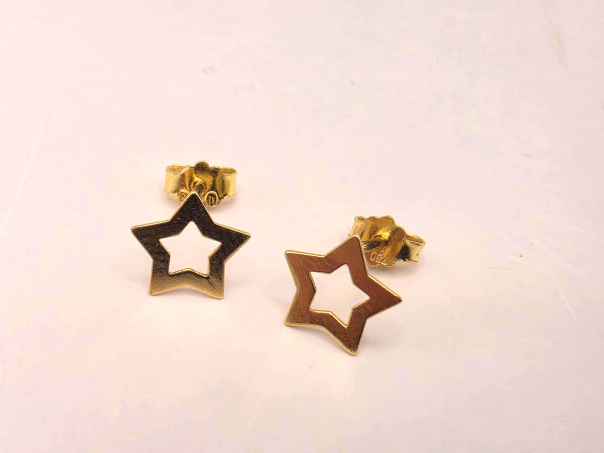 18K Yellow Gold Open Star Stud Earrings, 0.375 Inch, 0.8g Celestial Fine Jewelry