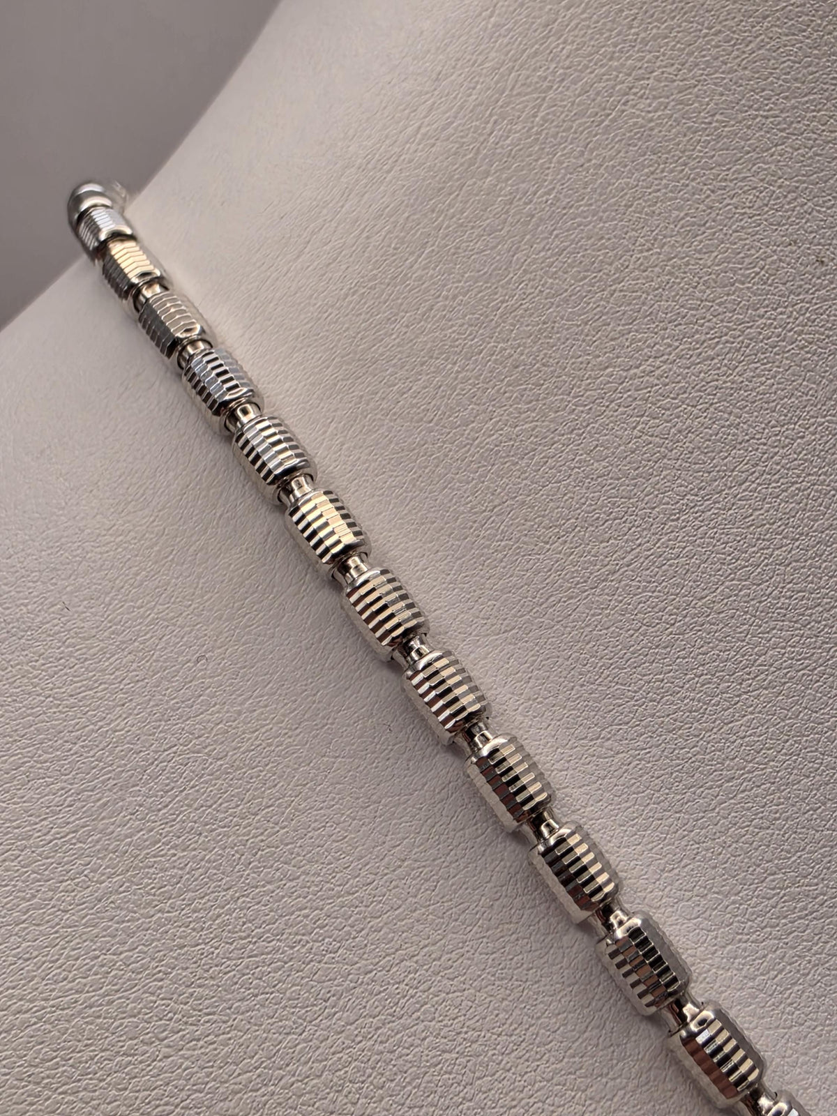 Sterling Silver Diamond Cut Drum Bead Chain Necklace 20 Inch 4mm 20.9g 925 Silver | Clamdiggers Forge