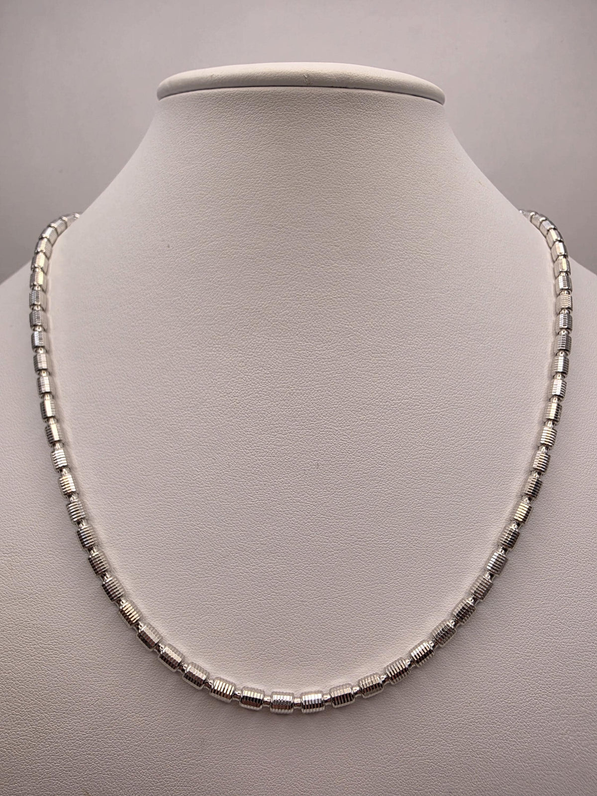Sterling Silver Diamond Cut Drum Bead Chain Necklace 20 Inch 4mm 20.9g 925 Silver | Clamdiggers Forge