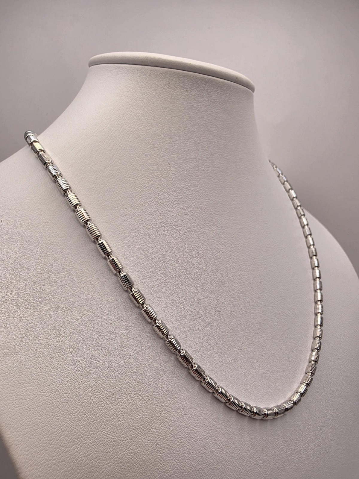 Sterling Silver Diamond Cut Drum Bead Chain Necklace 20 Inch 4mm 20.9g 925 Silver | Clamdiggers Forge