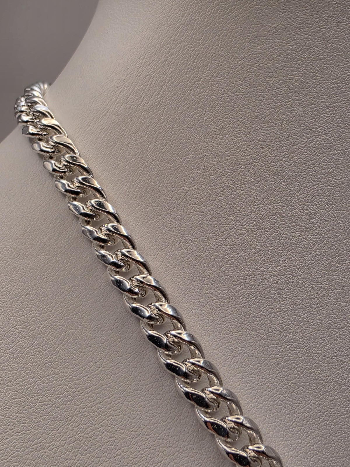 Rhodium Plated Sterling Silver Cuban Link Necklace 20 Inch 7mm 32.2g Semi Hollow Curb Chain